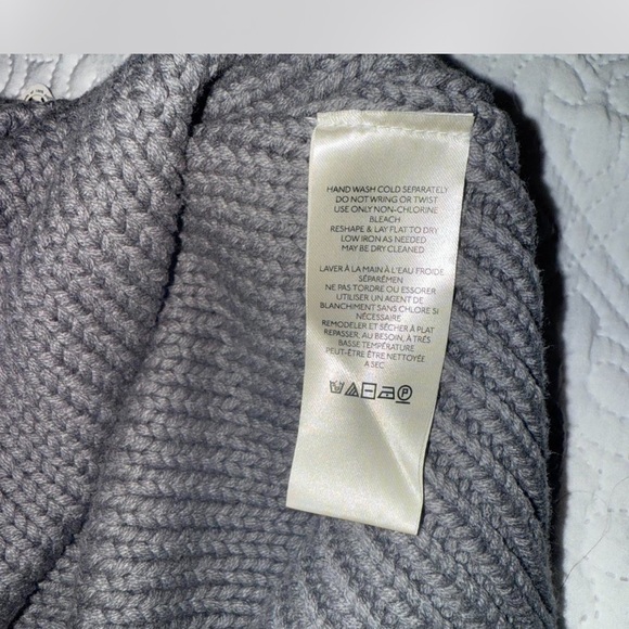 NWT | FREE PEOPLE Alli V Neck In Grey | size: M - Picture 7 of 8